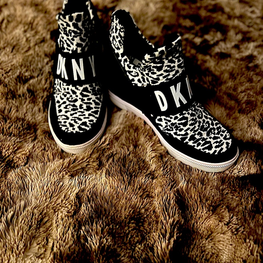 Brand New DKNY Slide On Chunk Shoes